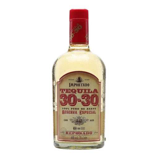De 30-30 Tequila Reposado is een Mexicaanse drank met smaken van vanille, kokos, karamel, geroosterde koffiebonen en rijp fruit.