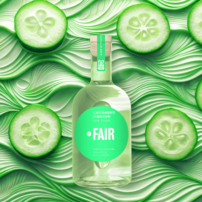 fair cucumber fairtrade komkommer likeur met achtergrond