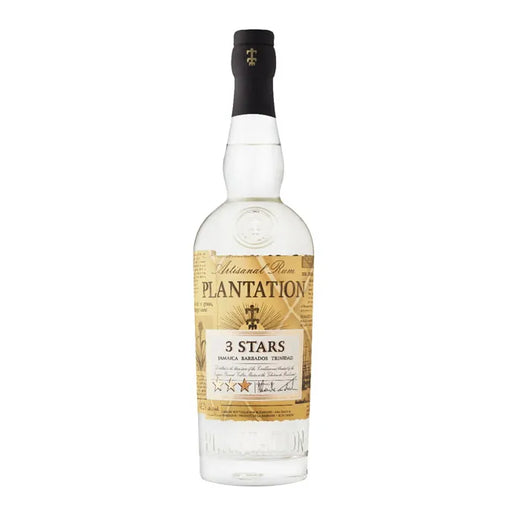De Franse Rum Plantation White 3 Stars wordt geproduceerd op drie caribische eilanden en bevat een afdronk van vanille en kokosnoot.