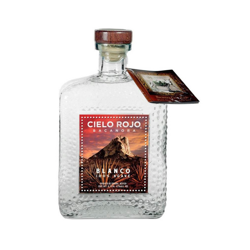 Bacanora Cielo Rojo wordt geproduceerd in een berggebied in Bacanora, Mexico.