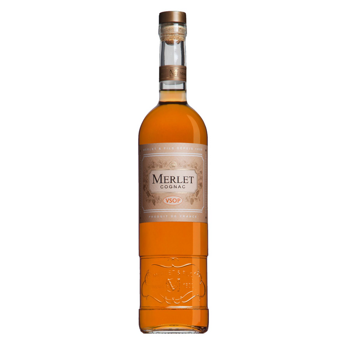 De Cognac Merlet VSOP is een amberkleurige Franse gedistilleerde wijn, die wordt gekenmerkt door intense, maar subtiele fruitige tonen, zoals perzik. 
