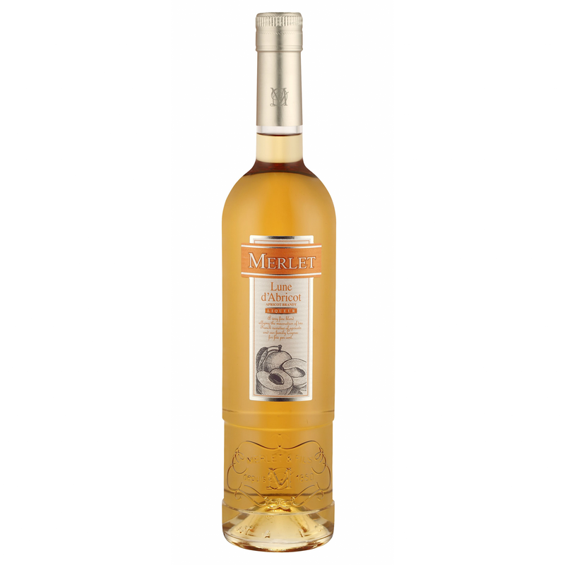 De Merlet Lune d’Abricot is Franse abrikozenlikeur met een verfijnde en krachtige geur van abrikozen en tonen van kruiden, hout, wilde bloemen, exotisch fruit en een vleugje amandel.