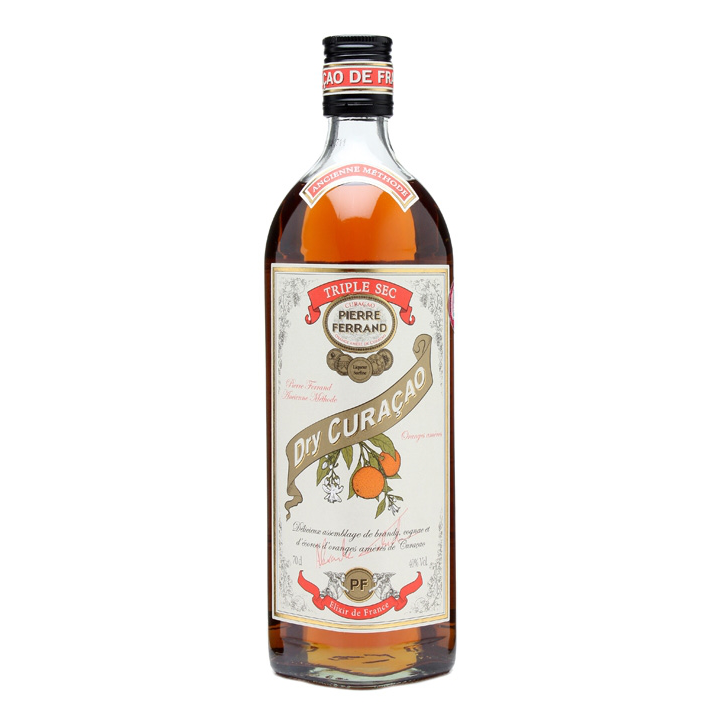 Je kunt nu Likeur Pierre Ferrand Dry Curacao kopen in onze slijterij in Amsterdam West of hier online bestellen  