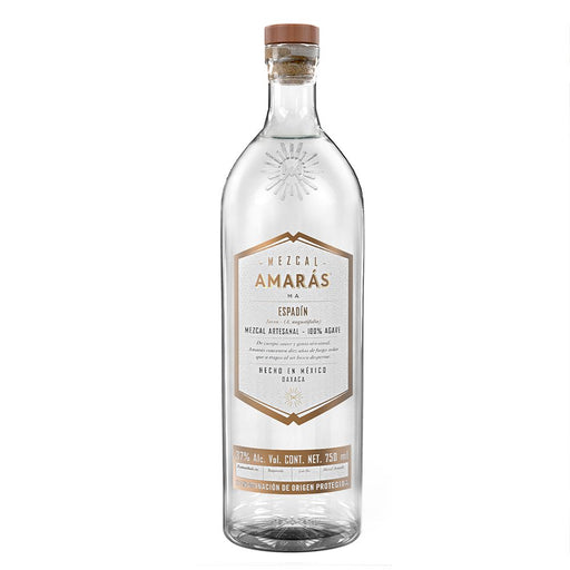 Mezcal Amores Espadin Joven wordt gemaakt van Espadin agave met lichte hints van kersenbloesem met smaken van rijpe mango en kaneel.