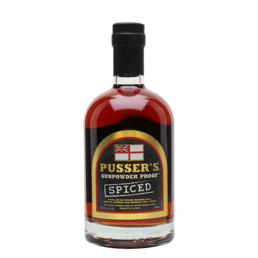 De Pusser’s Gunpowder Proof Spiced Rum is een traditionele Royal Navy stijl Britse rum met een subtiele blend van kruiden zoals banaan, kaneel, vanille, chocola en gember.