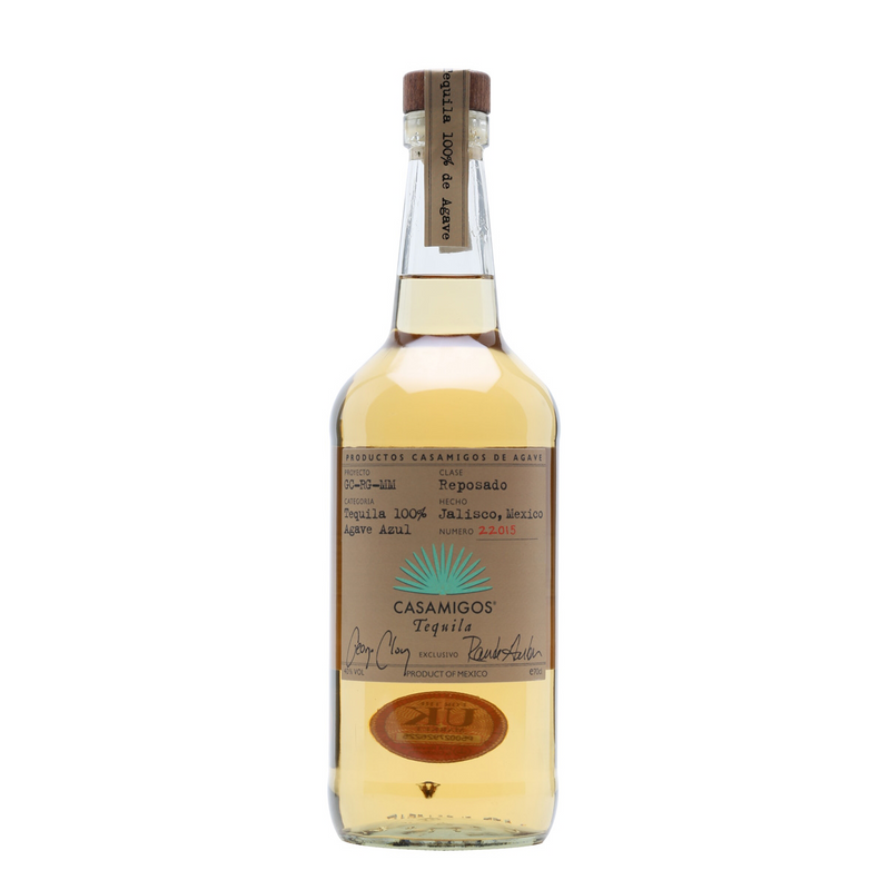 Casamigos Reposado is de tequila van George Clooney en vrienden met een complexe smaak van eikenhout en vleugjes karamel en cacao. 