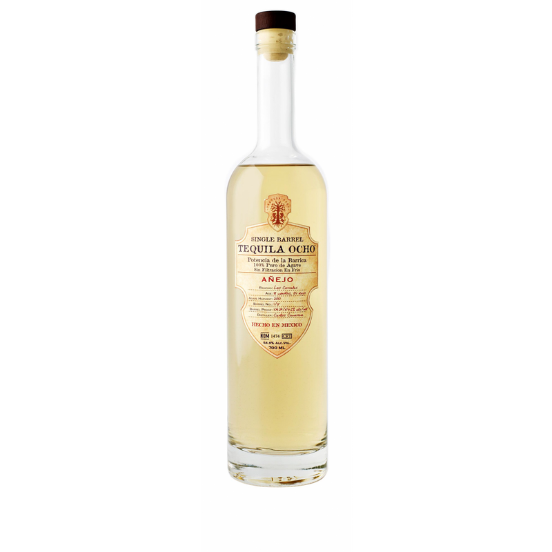 De Tequila Ocho Single Barrel Anejo is een Mexicaane tequila die is gemaakt van 100% blauwe weberagave. 