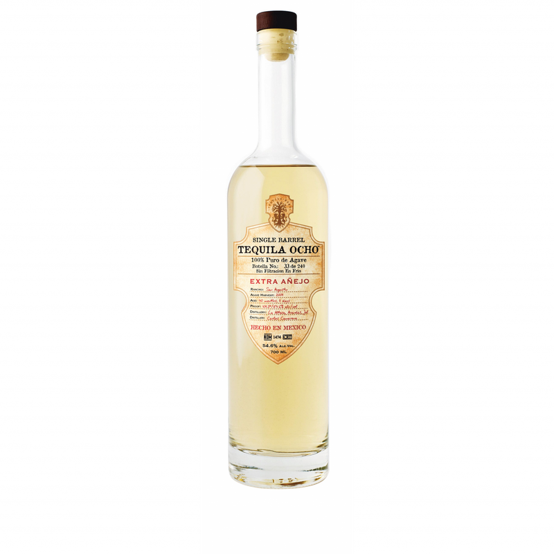 De Ocho Single Barrel Extra Anejo is een tequila gemaakt van 100% blauwe weber agave.