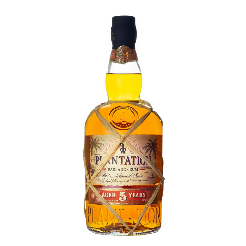 Rum Plantation Barbados Grande Reserve 5Y wordt geproduceerd in Barbodos en bevat een smaakpalet van tropische een fruitigige tonen.