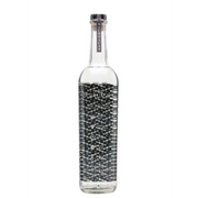 Mezcal Derrumbes No.2 Michoacan 46,3% is een traditionele drank uit Michoacan met smaken van papaya en perzik.